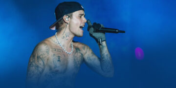 Justin Bieber: The Pop Singer 2 Justin Bieber: The Pop Singer